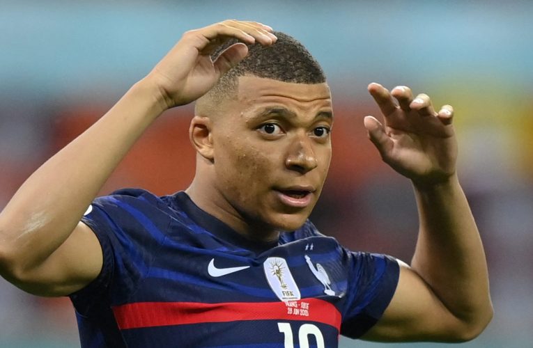 رسالة عاطفية من مبابي لجماهير فرنسا: “لقد فشلت وسيكون النوم صعبا”