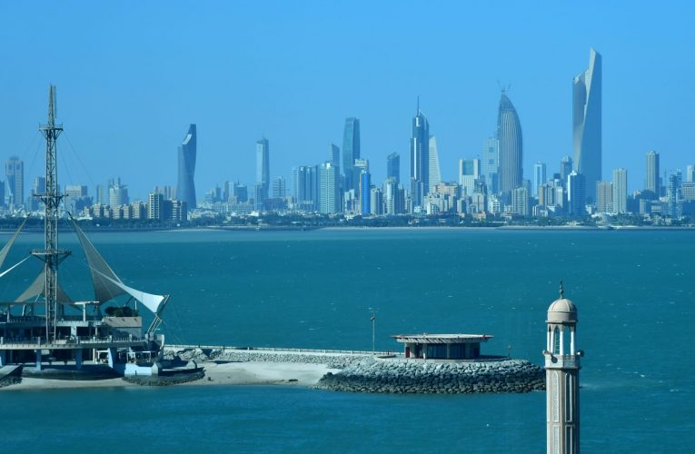 الكويت: السيولة بالخزينة باستنفاد نتيجة السحوبات لتغطية المصروفات