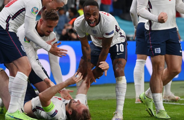 إنجلترا تكسر جدار شمايكل.. وفيتو غريب على لاعب الدنمارك