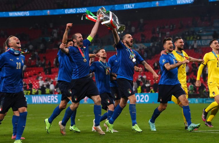 إلى الذين ركعوا بسبب الجائحة.. قائد إيطاليا يوجه رسالة للشعب بعد التتويج باليورو