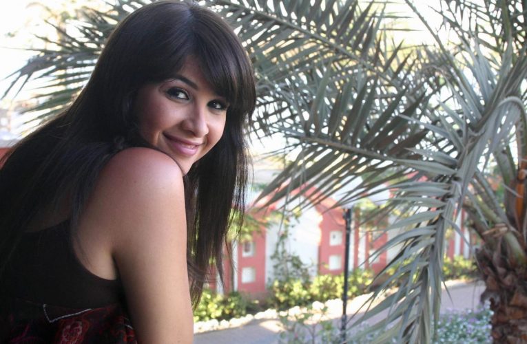 بعد الإعلان عن خطورة وضعها… العوضي يكشف آخر التطورات الصحية لياسمين عبد العزيز