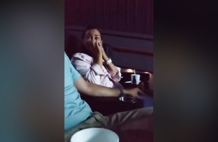 اعتقدا أنهما فقداه للأبد.. زوج يفاجئ زوجته بفيديو الزفاف بعد فقدانه 14 عامًا