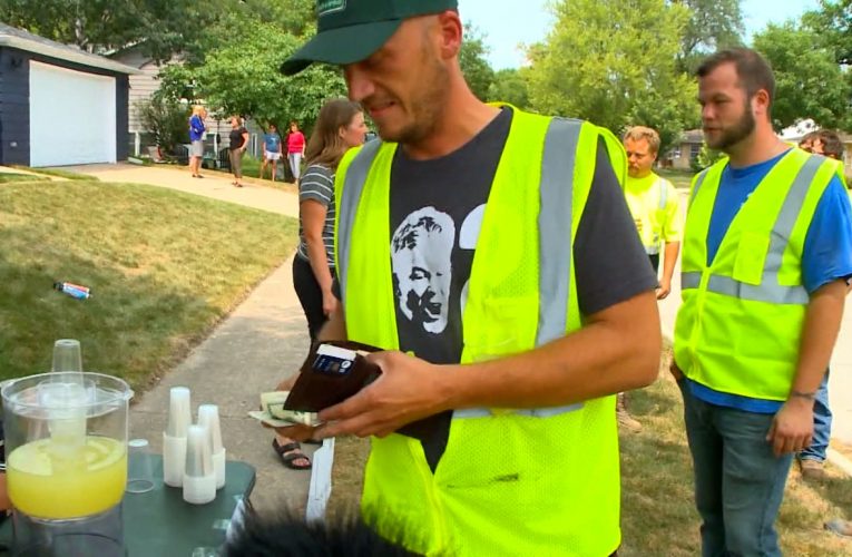 توأم بعمر 9 سنوات يتعرضان لنهب حصالة نقودهما من كشك لبيع عصير ليمون.. وهكذا تفاعلت الشرطة