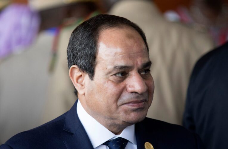 بعد سؤال “أهلاوي ولا زملكاوي”.. السيسي يرد ويتحدث عن التعصب الرياضي