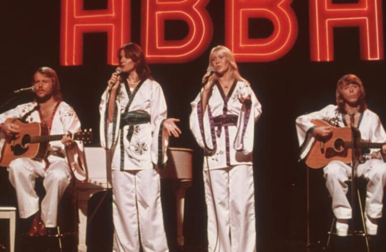 فرقة أبا السويدية تطرح أول ألبوم لها منذ 40 عامًا