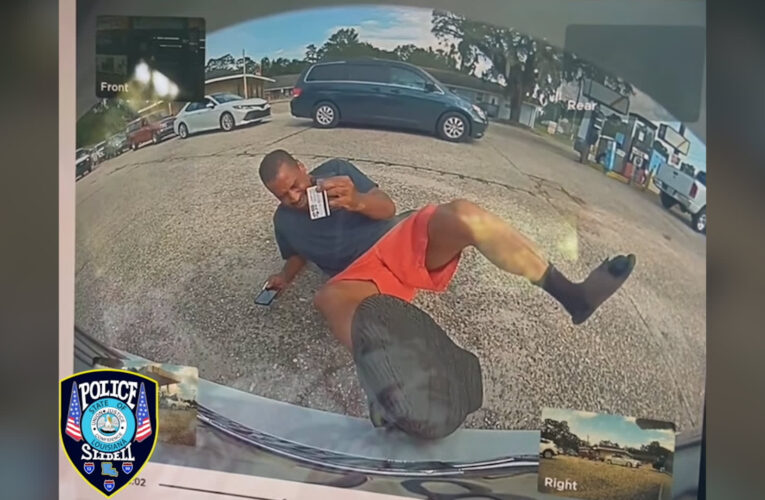 انقلبت خطته ضده.. كاميرا سيارة تسلا توثّق تظاهر رجل بتعرضه لحادث اصطدام