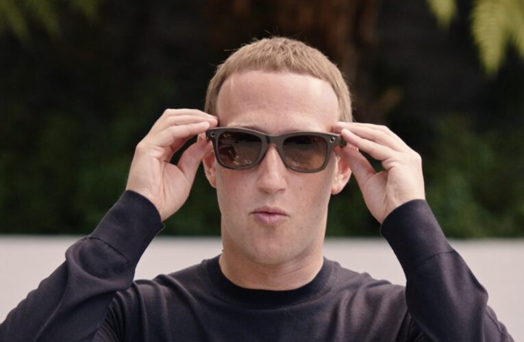 زوكربيرغ يعلن عن نظارات ذكية من فيسبوك وراي بان.. تعرف إلى مميزاتها