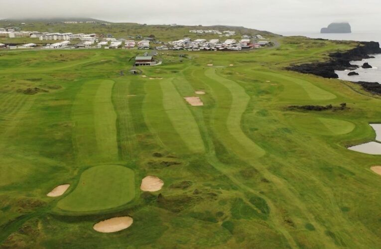 فوق بركان خامد بإحدى جزر أيسلندا.. تجربة للعب الغولف ليس لها مثيل حول العالم