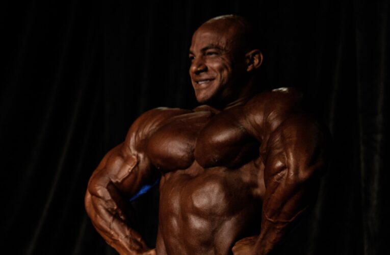 المصري “بيج رامي” يتوج بلقب “مستر أولمبيا” للعام الثاني على التوالي