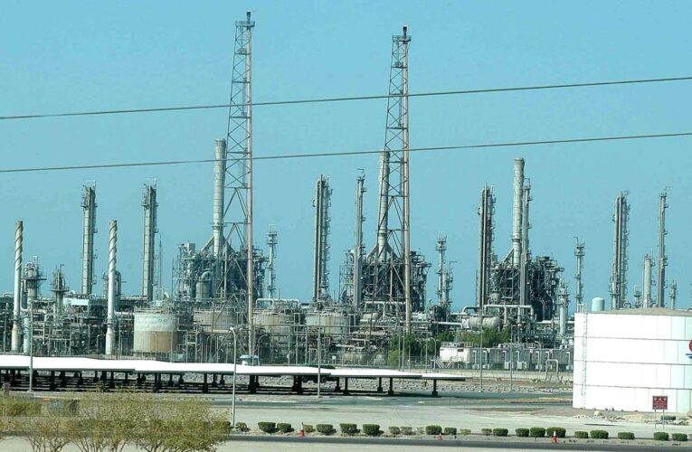 شركة البترول الكويتية: تمت السيطرة على حريق مصفاة الأحمدي