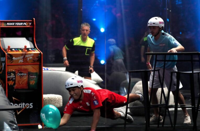 شاهد..أول بطولة من كأس العالم لضرب البالون شارك في تنظيمها نجم كرة قدم