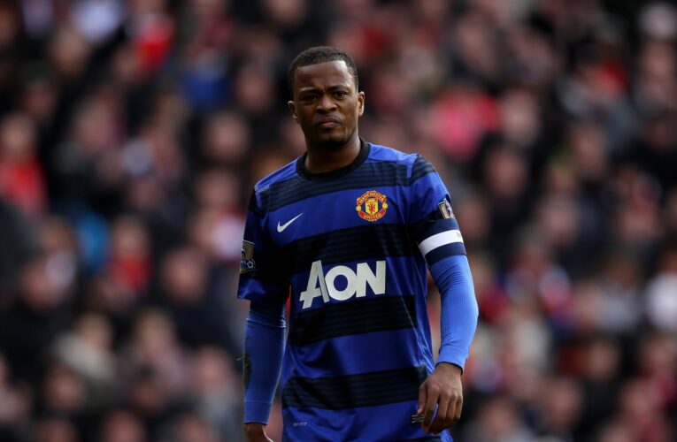 نجم مانشستر يونايتد ومنتخب فرنسا السابق يكشف عن تعرضه لاعتداء جنسي