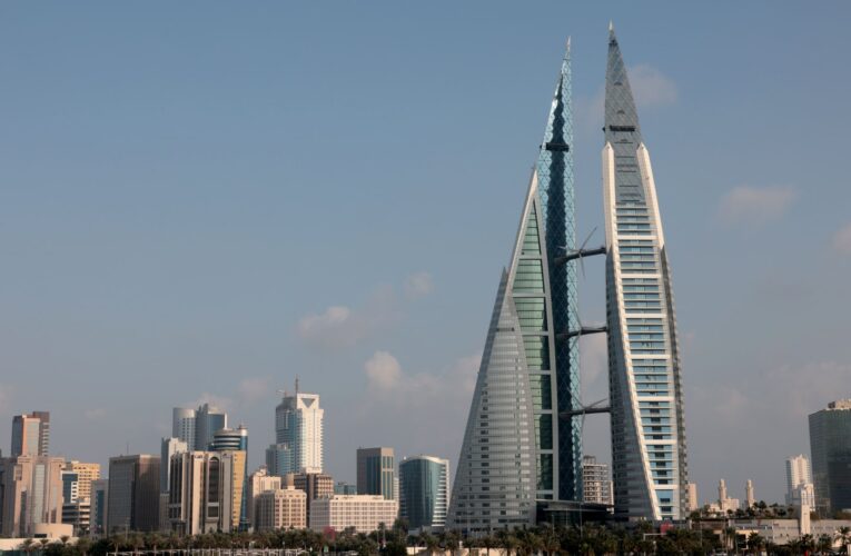 بعد الإمارات والسعودية.. البحرين تعلن تحقيق الحياد الصفري لانبعاثات الكربون بحلول 2060