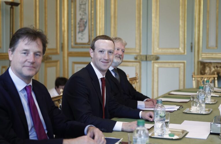 فيسبوك تطلب من موظفيها الاستعداد “لمزيد من العناوين السيئة في الأيام المقبلة”