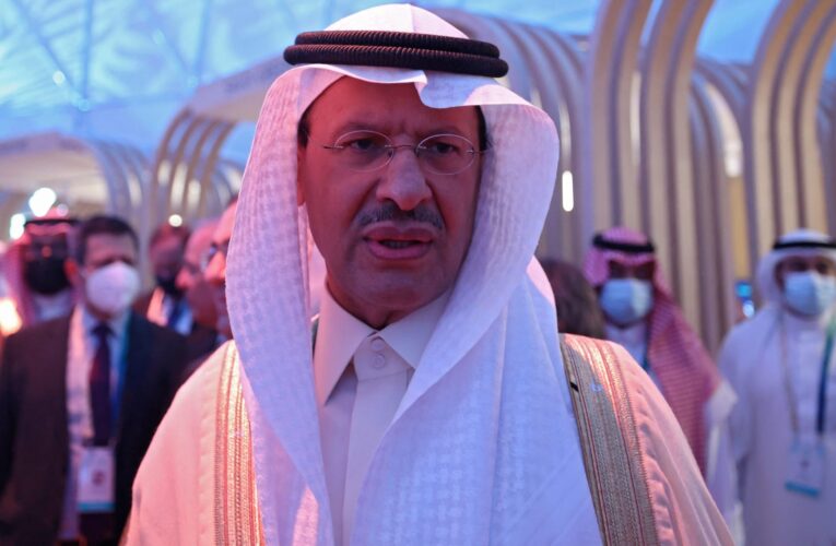 تفاعل على رد وزير الطاقة السعودي بعد ربط بايدن المملكة بارتفاع سعر الوقود