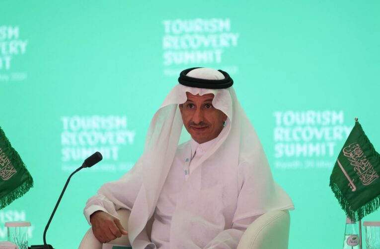 وزير السياحة السعودي: سنستثمر أكثر من تريليون دولار في السياحة