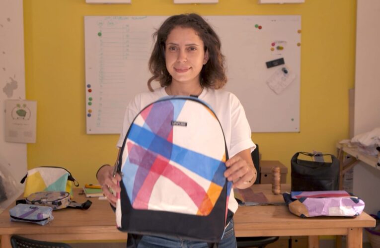 رائدة أعمال مصرية تحول القمامة في القاهرة إلى أزياء