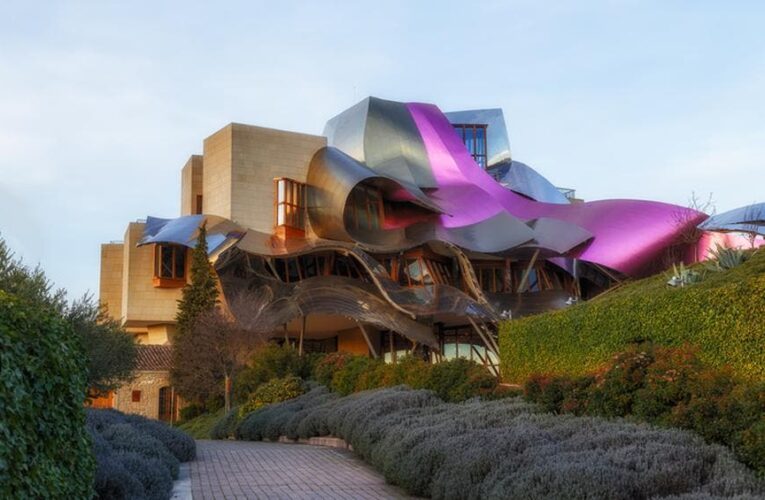 لتجربة استثنائية .. إليك أغرب 9 فنادق في العالم