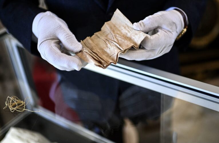 شاهد.. بث وعرض علني بتذاكر لتشريح جثة في أمريكا يثير ضجة