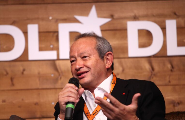 بعد حظر غناء فناني المهرجانات.. سجال كلامي بين نقابة الموسيقيين ونجيب ساويرس