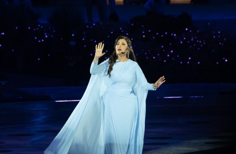 لطيفة تؤدي ملحمة غنائية من أشعار محمد بن راشد في حفل جوائز الصحافة العربية