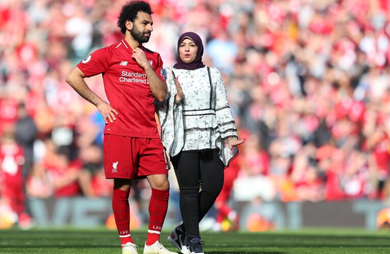 نشر صور زوجة محمد صلاح قبل وبعد.. مدرب مصري يرد على انتقاده ويوضح