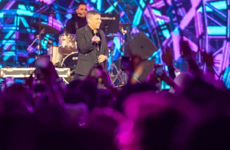 عمر كمال متهم بالإساءة لمصر بسبب استبدال “خمور وحشيش” بـ “تمور وحليب” في موسم الرياض.. بماذا رد؟