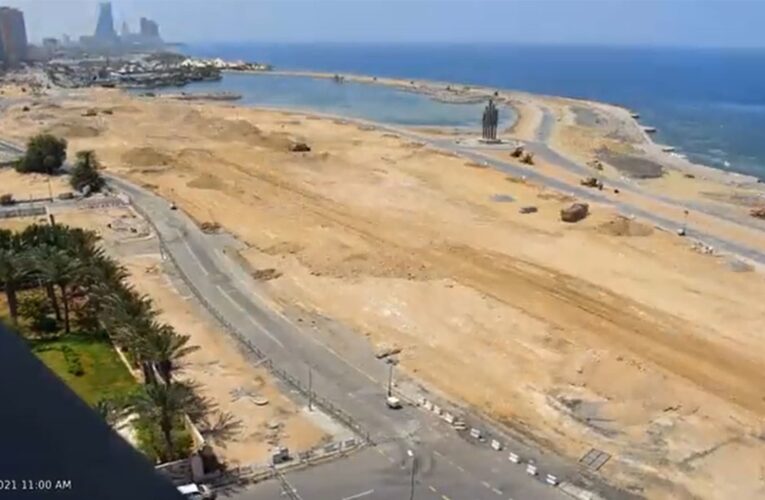 بالفاصل الزمني.. شاهد كيف حولت السعودية بـ8 أشهر هذه المنطقة لحلبة سباق فورمولا