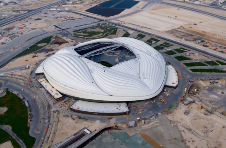 كاميرا CNN في جولة جوية لاستكشاف ملاعب قطر لكأس العالم