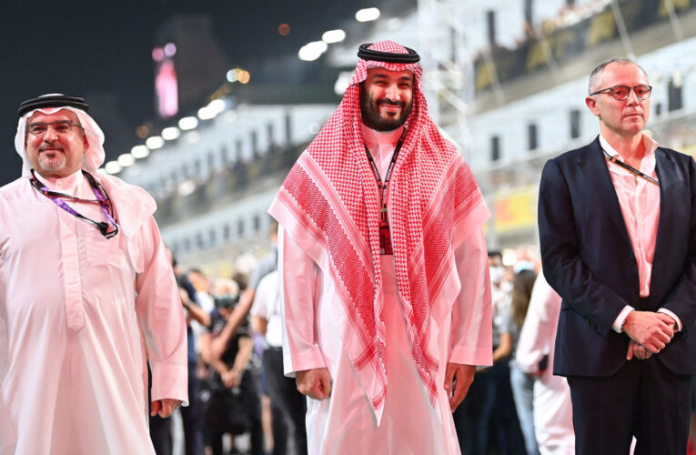 “يا بعد حيي يا محمد”.. تفاعل واسع على جملة “عفوية” لولي العهد السعودي