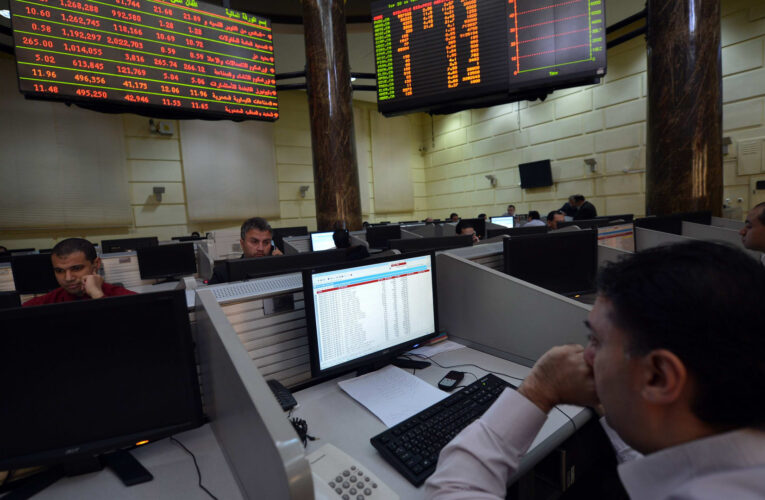 مصر.. إعداد تشريع يجرم كتابة توصيات الأسهم على مواقع التواصل