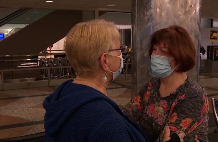 شاهد لحظة لقاء شقيقتين لأول مرة بعد 73 عامًا من الفراق