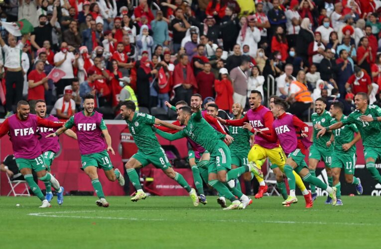 الجزائر تتوج بكأس العرب للمرة الأولى في تاريخها بعد الفوز على تونس