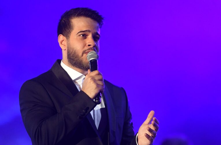 بعد اعتزاله الغناء.. تداول فيديو لأدهم النابلسي يؤم المصلين في مسجد بالأردن