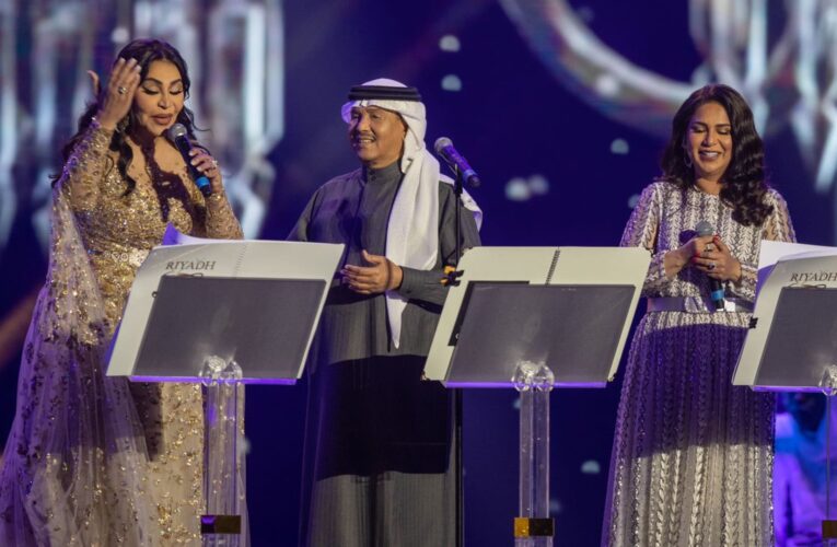 “تريو”.. موسم الرياض افتتح 2022 بليلة طرب “استثنائية” شهدت مفاجآتٍ كثيرة