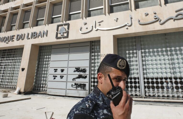 لبنان.. القاضي غادة غون تصدر قرارا بمنع سفر محافظ البنك المركزي