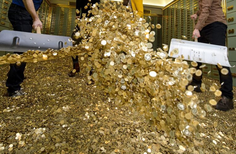 البرادعي يغرد عن 100 بليونير ومليونير يطرحون فرض “ضريبة ثروة”
