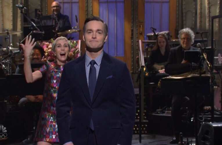 ممثلة تقتحم برنامج كوميدي على الهواء.. شاهد رد فعل المذيع