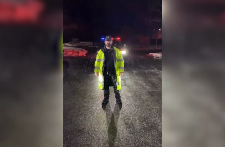 ضباط شرطة يرقصون في شوارع أمريكا.. تحدي طريف يجتاح الانترنت