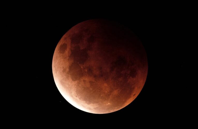 شاهد.. هذا ما تحتاج معرفته حول خسوف القمر لتستمتع بمشاهدته أكثر