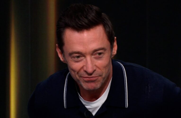 شاهد.. هيو جاكمان يكشف كيف تمكن من تمثيل دور “وولفرين” رغم “طول قامته”