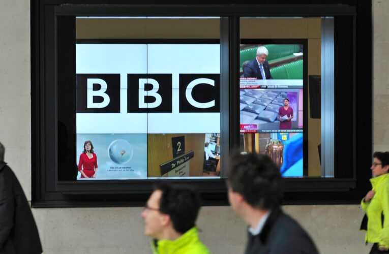 فيديو أصوات جنسية على الهواء في BBC وردة فعل مقدم البرنامج يثير تفاعلا والقناة تعتذر