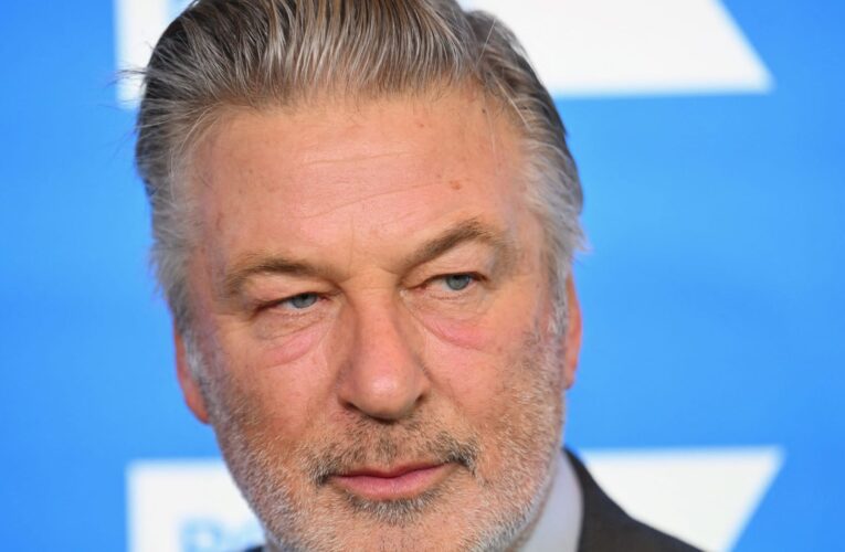 الممثل الأمريكي أليك بالدوين يواجه تهمة القتل غير العمد في حادث القتل بفيلم “Rust”