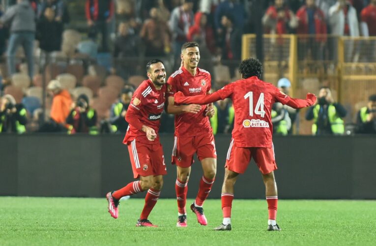 ديربي القاهرة: الأهلي يقسو على الزمالك.. ومُغرّدون يشيدون بمحمد شريف ورفاقه