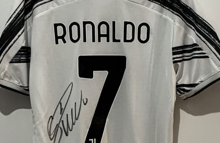 بـ”طريقة فريدة”.. لاعب تركي يجمع التبرعات لضحايا الزلزال في بلاده