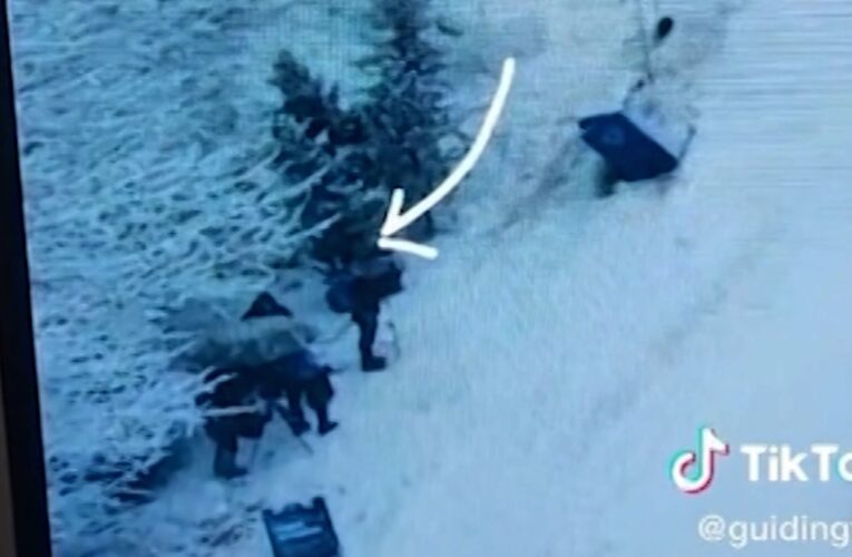 طاقم الانتاج ظهر في اللقطة.. شاهد رد فعل مشاهدين عندما اكتشفوا خطأ في مسلسل شهير