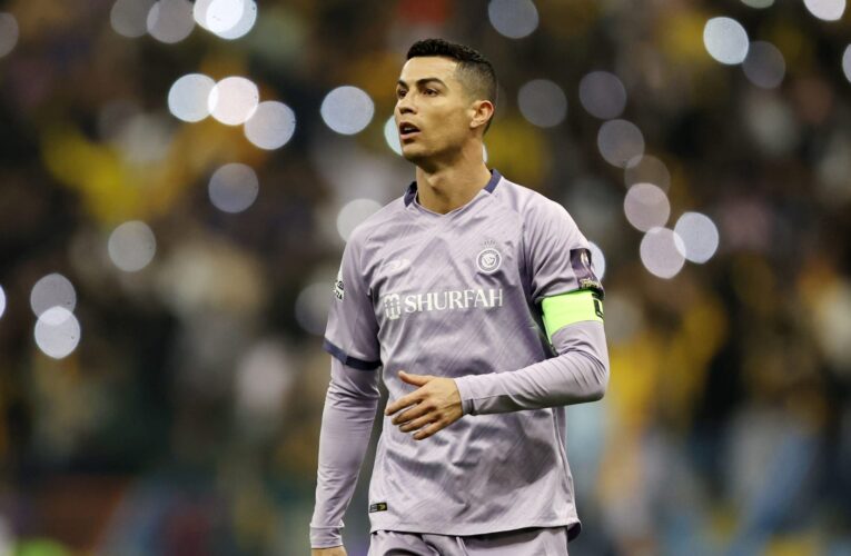 ينافسه مهاجم الهلال.. ترشيح كريستيانو رونالدو لجائزة أفضل لاعب في منطقة غرب آسيا