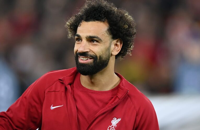 جذبت الانتباه.. ما العلامات التي ظهرت على جسد محمد صلاح عند خلع قميصه بعد الفوز على وولفز؟