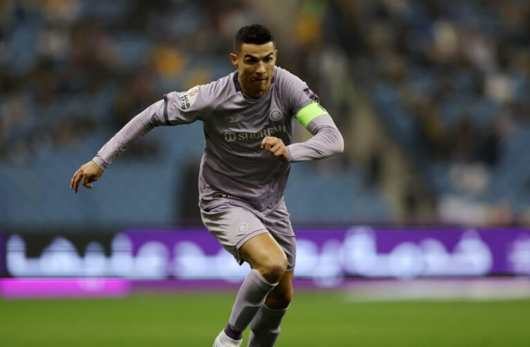 متفوّقاً على أوديون إيغالو.. كريستيانو رونالدو يفوز بجائزة أفضل لاعب في منطقة غرب آسيا