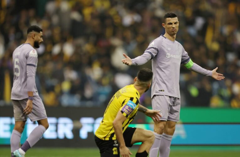 رونالدو أم عبد الرزاق حمدالله.. صوّت للاعب الذي يمكنه قيادة فريقه لحسم الكلاسيكو السعودي